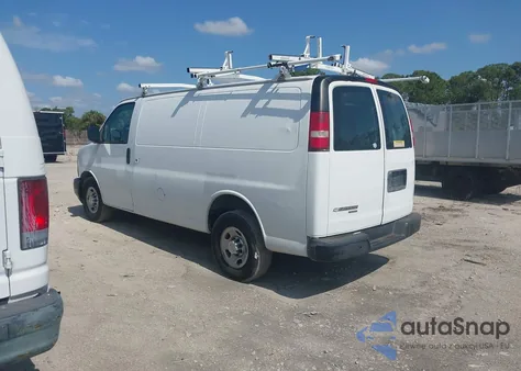 2015 Chevrolet Express 2500 Work Van z USA, uszkodzony, nr VIN 1GCWGFCF1F1278899